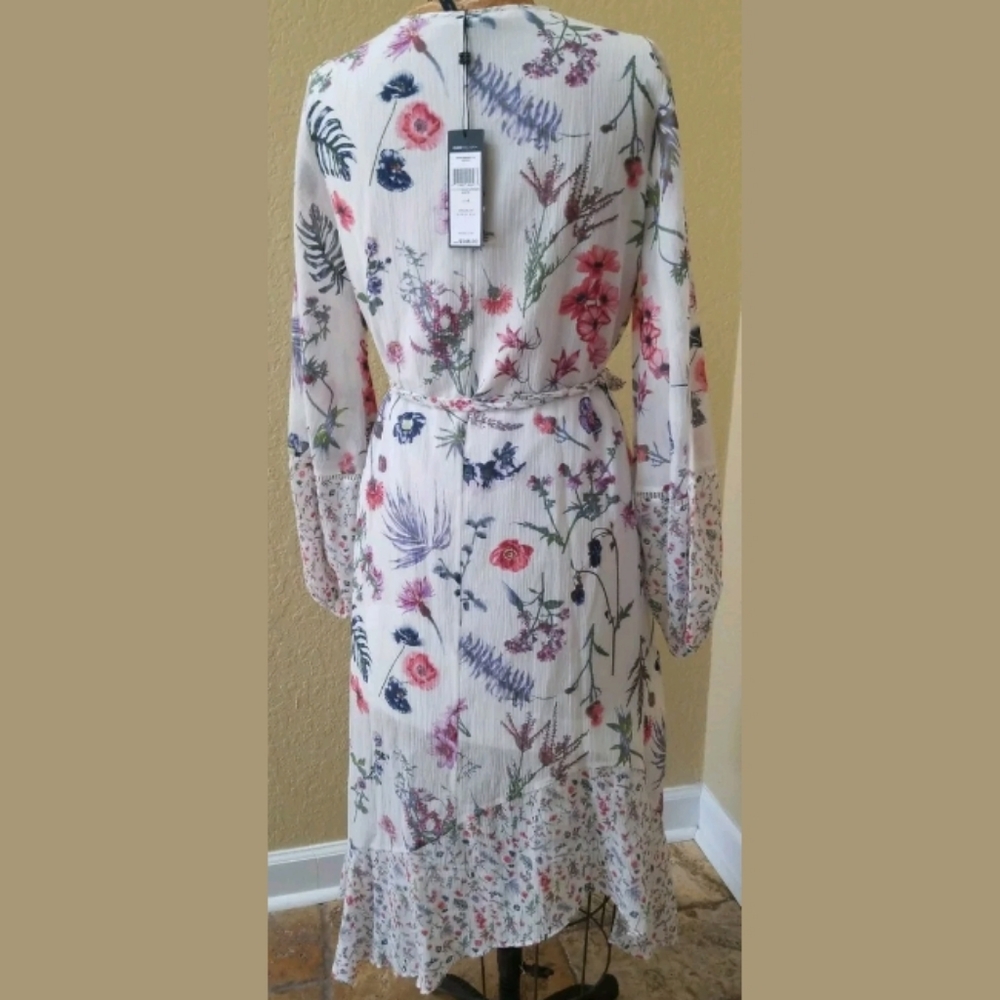 SOLD..NWT BEAUTIFUL BCBGMAXAZRIA Wildflowers Dress - Picture 7 of 8